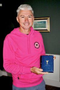 Jonathan Edwards with his World Record Medal